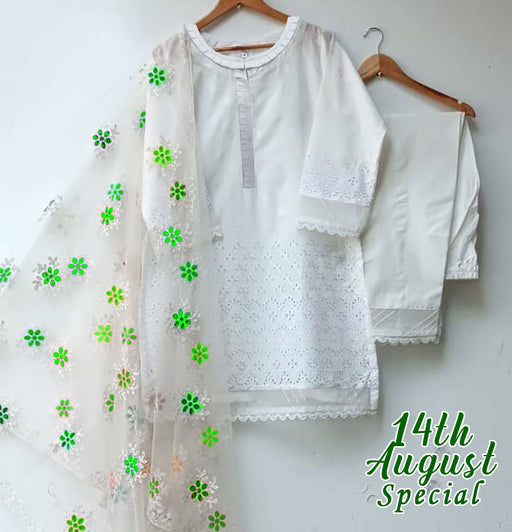 Azadi clothes